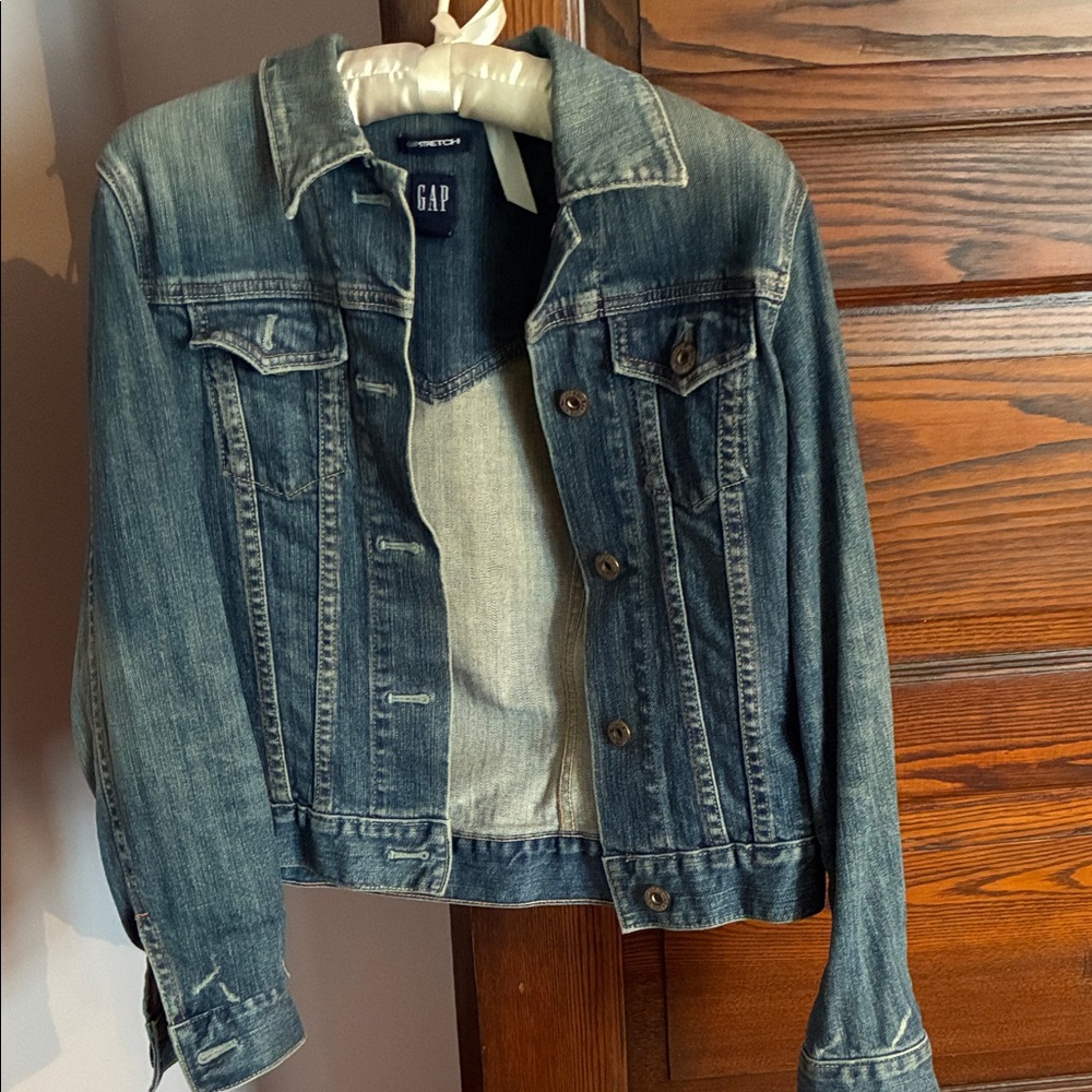 GAP vintage Women's Denim Jacket in Faded Blue